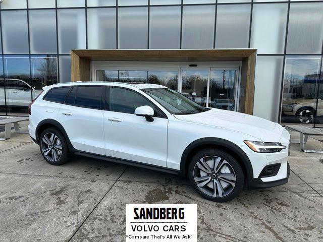 2026 Volvo V60 Cross Country Plus, B5 AWD Gas (mild hybrid) for sale in Lynnwood, WA