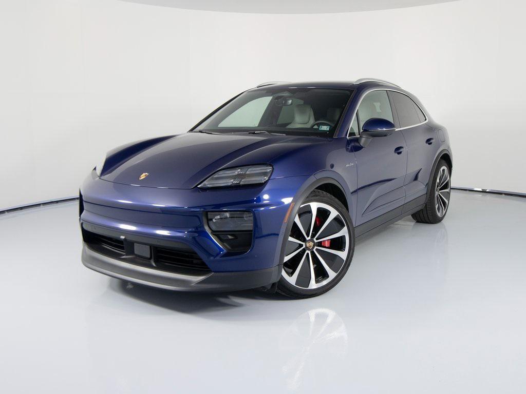 /2025 Porsche Macan-Electric