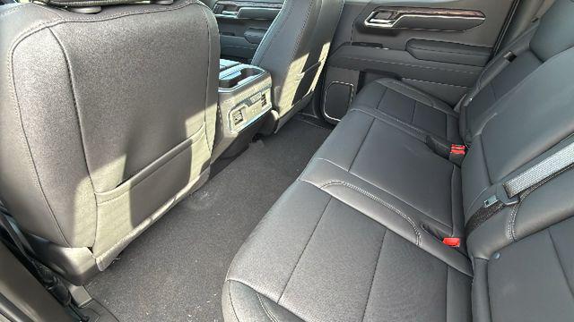 2026 GMC Sierra 1500 Crew Cab, Short Bed, SLT, 4WD