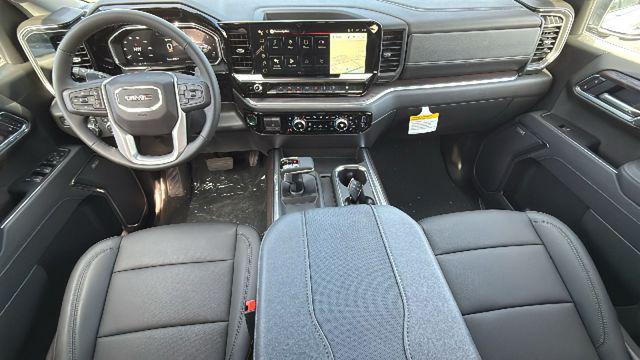 2026 GMC Sierra 1500 Crew Cab, Short Bed, SLT, 4WD