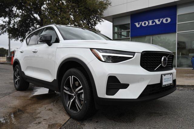2026 Volvo XC40 Core, B5 AWD Gas (mild hybrid), Dark for sale in San Antonio, TX
