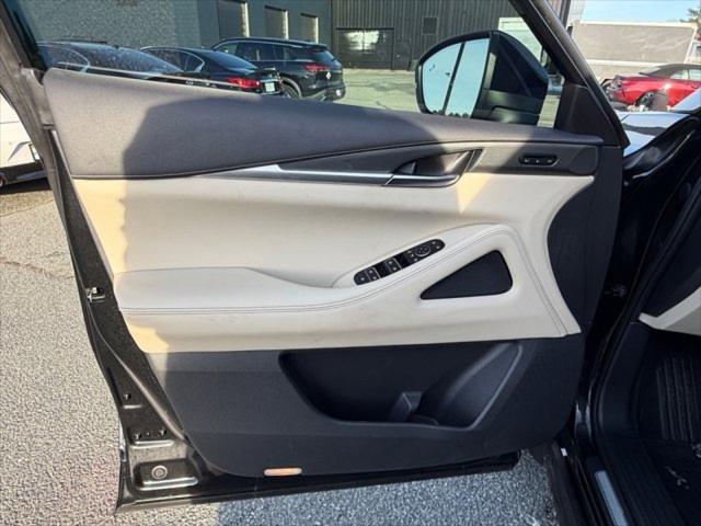 2023 INFINITI QX60 LUXE AWD