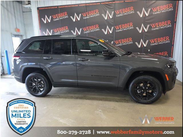 2026 Jeep Grand Cherokee GRAND CHEROKEE LAREDO ALTITUDE 4X4