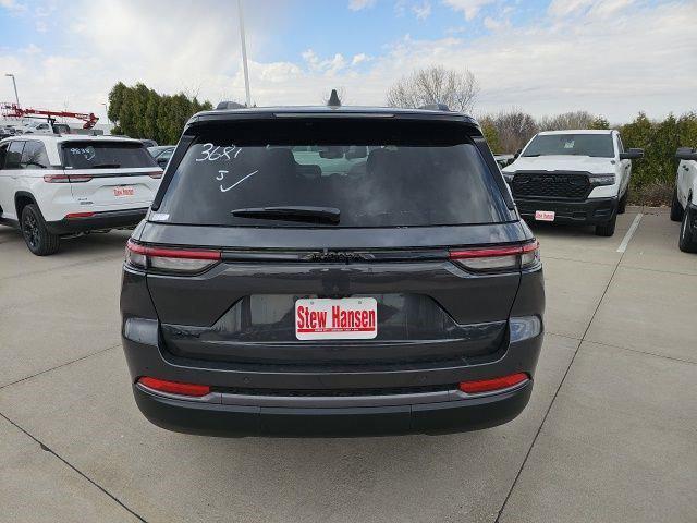 2026 Jeep Grand Cherokee Altitude 4x4