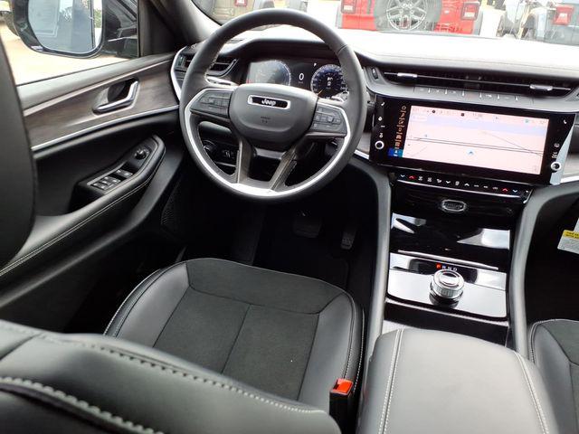 2026 Jeep Grand Cherokee Altitude 4x2