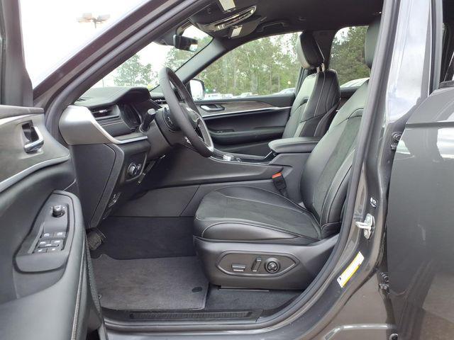 2026 Jeep Grand Cherokee Altitude 4x2