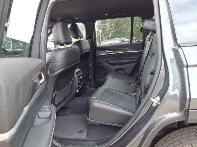 2026 Jeep Grand Cherokee Altitude 4x2
