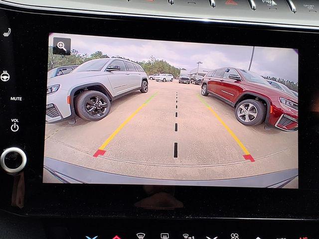 2026 Jeep Grand Cherokee Altitude 4x2