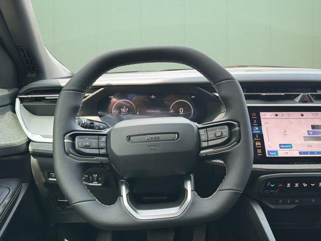 2026 Jeep Cherokee Laredo 4x4