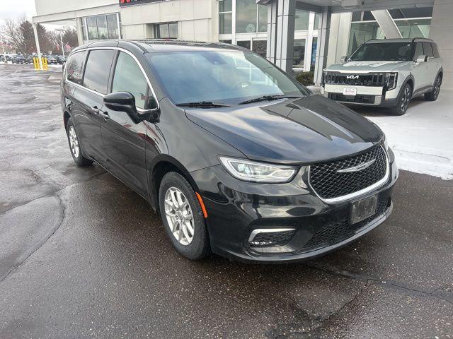 2025 Chrysler Pacifica Select for sale in Eau Claire, WI