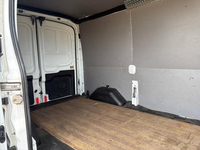 2015 Ford Transit 130 WB Medium Roof Cargo