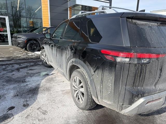 2023 Nissan Pathfinder SL 4WD