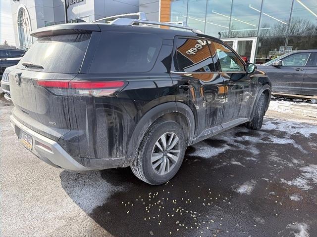 2023 Nissan Pathfinder SL 4WD