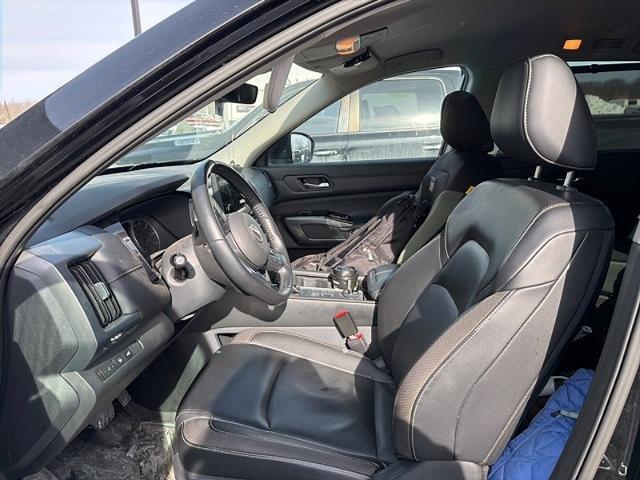 2023 Nissan Pathfinder SL 4WD