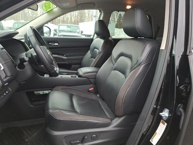 2023 Nissan Pathfinder SL 4WD