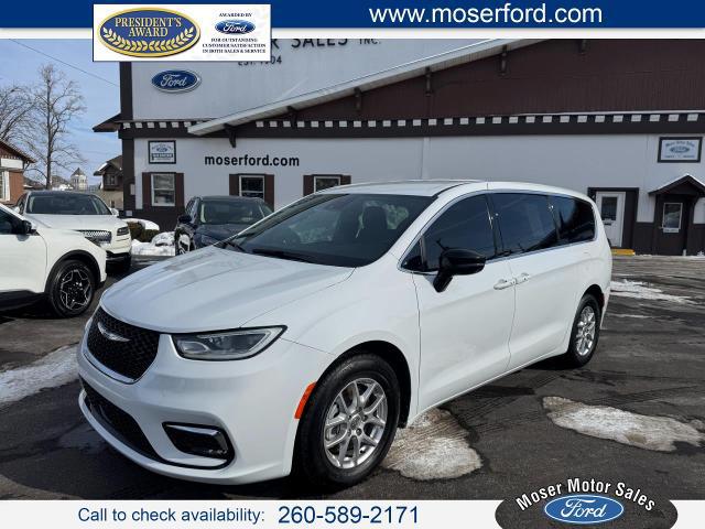 2025 Chrysler Pacifica Select for sale in Berne, IN