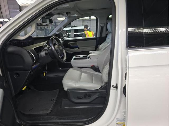 2025 Ford Expedition Platinum MAX