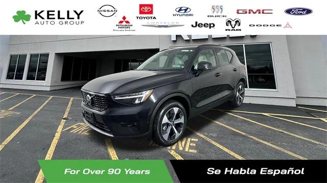 2025 Volvo XC40 B5 Plus Dark Theme 2025 Volvo XC40 B5 Plus Dark Theme