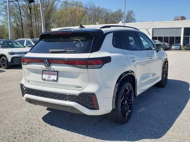 2026 Volkswagen Tiguan SE R-Line Black