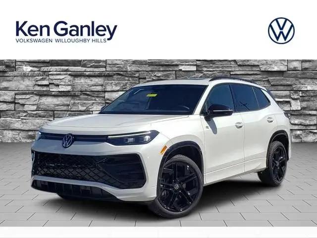 2026 Volkswagen Tiguan SE R-Line Black for sale in Willoughby Hills, OH