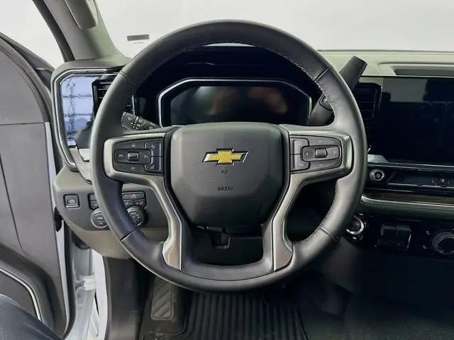 2025 Chevrolet Silverado 2500HD 4WD Crew Cab Standard Bed LT