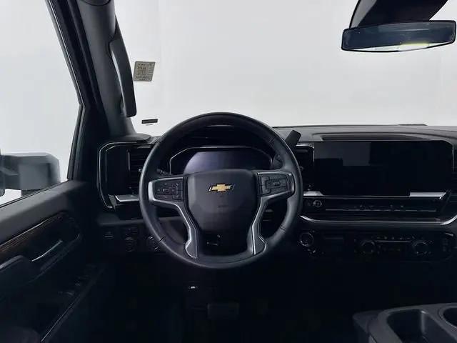2025 Chevrolet Silverado 2500HD 4WD Crew Cab Standard Bed LT