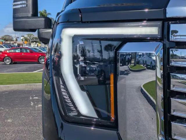 2026 GMC Sierra 2500HD Crew Cab, Standard Bed, Denali, 4WD