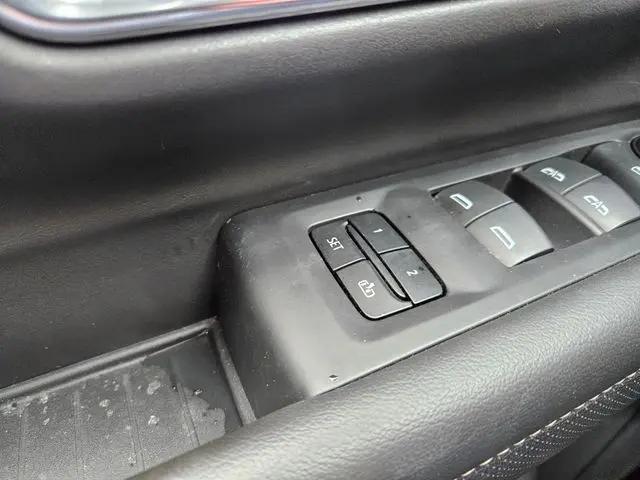 2024 GMC Yukon XL 4WD SLT