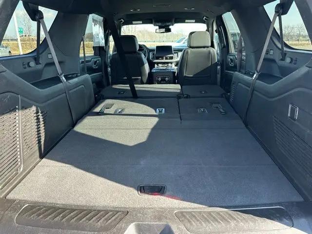 2024 GMC Yukon XL 4WD SLT