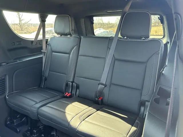 2024 GMC Yukon XL 4WD SLT