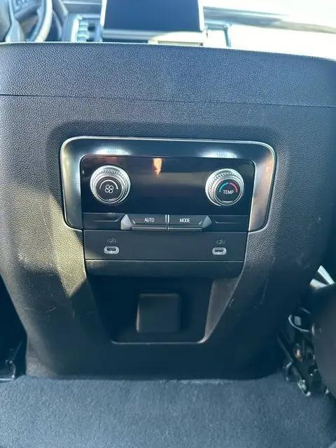 2024 GMC Yukon XL 4WD SLT