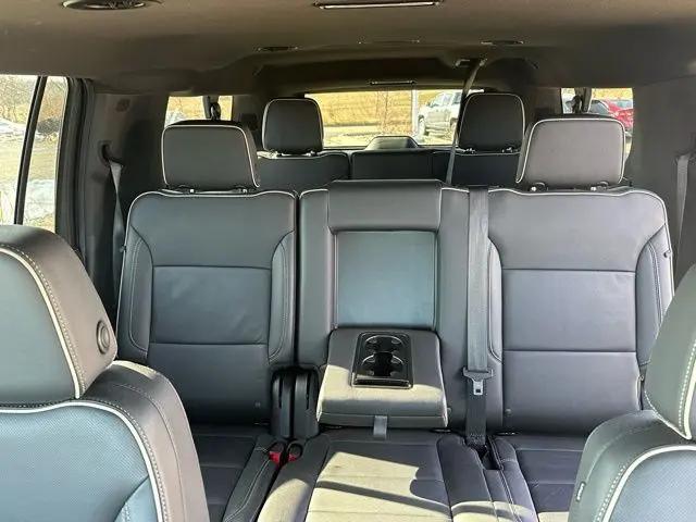 2024 GMC Yukon XL 4WD SLT