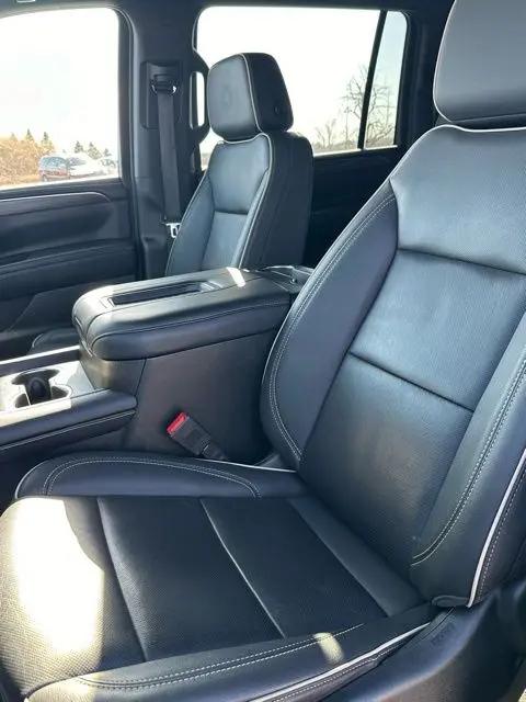 2024 GMC Yukon XL 4WD SLT