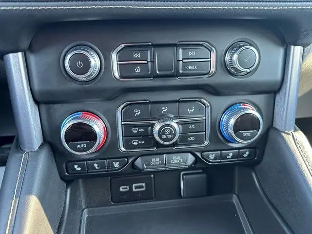 2024 GMC Yukon XL 4WD SLT