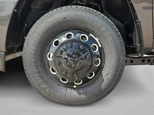 2026 Ram 3500 Big Horn Crew Cab 4x4 8' Box