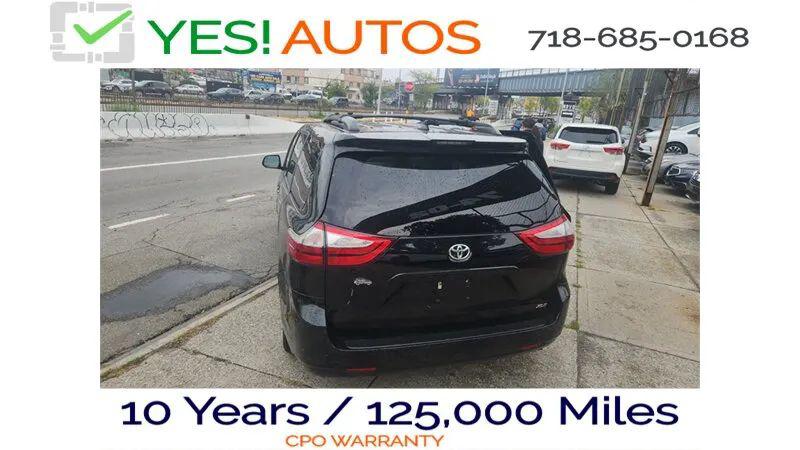 2019 Toyota Sienna XLE 8 Passenger