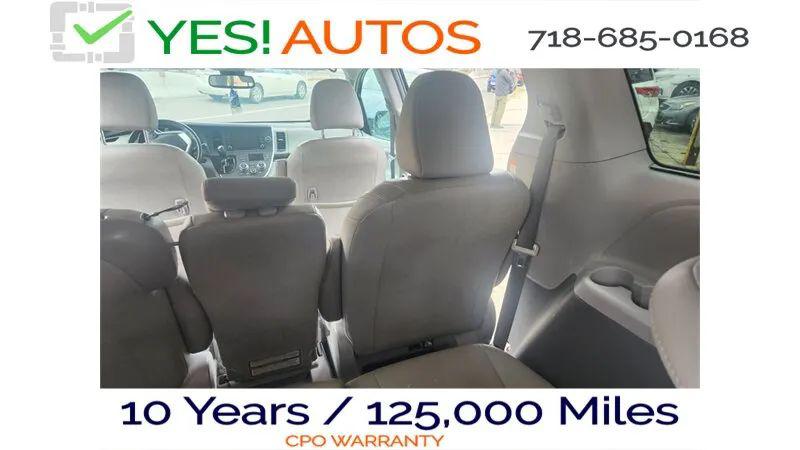 2019 Toyota Sienna XLE 8 Passenger