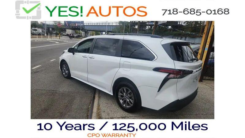 2023 Toyota Sienna XLE