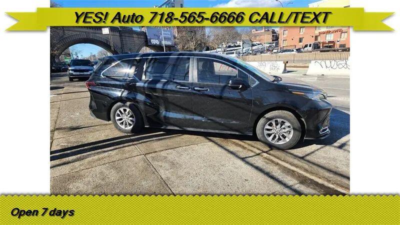 2022 Toyota Sienna XLE