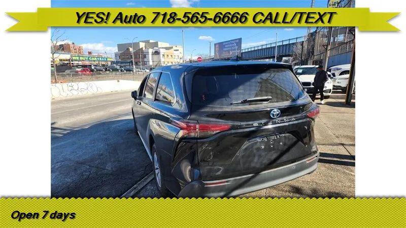 2022 Toyota Sienna XLE