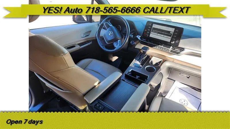 2022 Toyota Sienna XLE