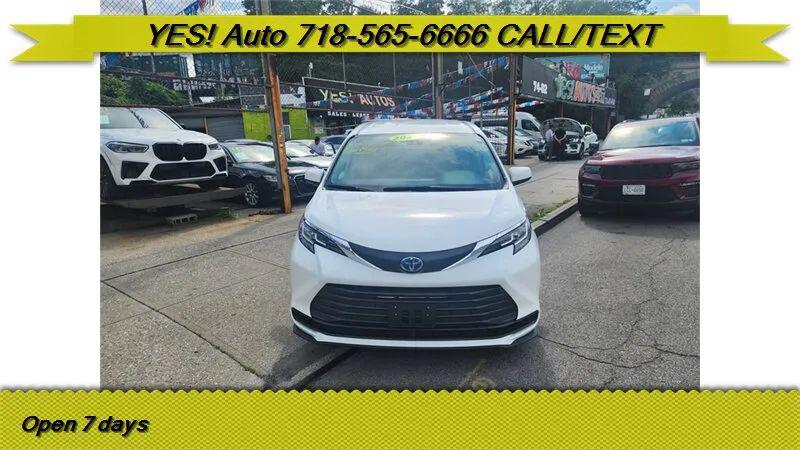 2021 Toyota Sienna LE