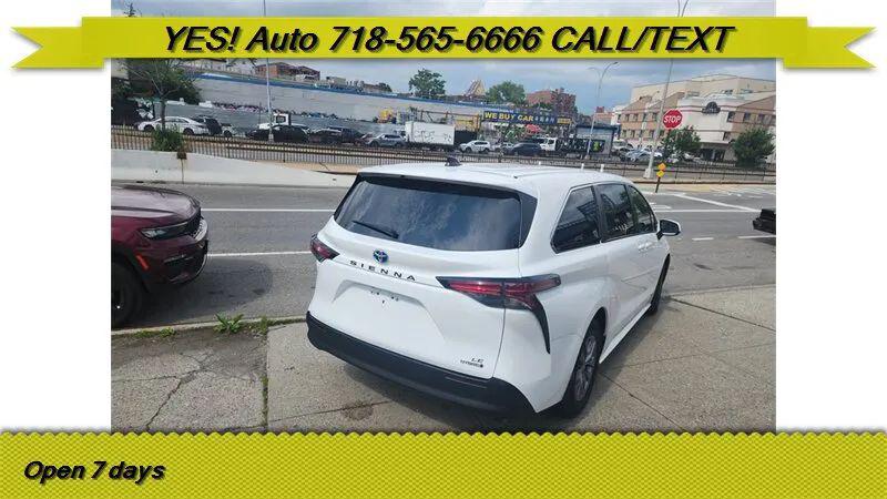 2021 Toyota Sienna LE