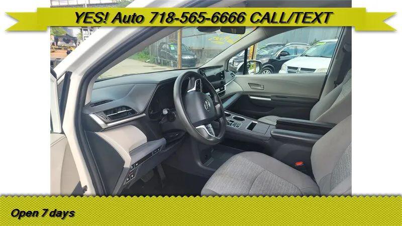 2021 Toyota Sienna LE