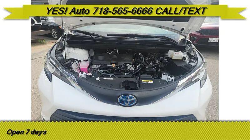2021 Toyota Sienna LE