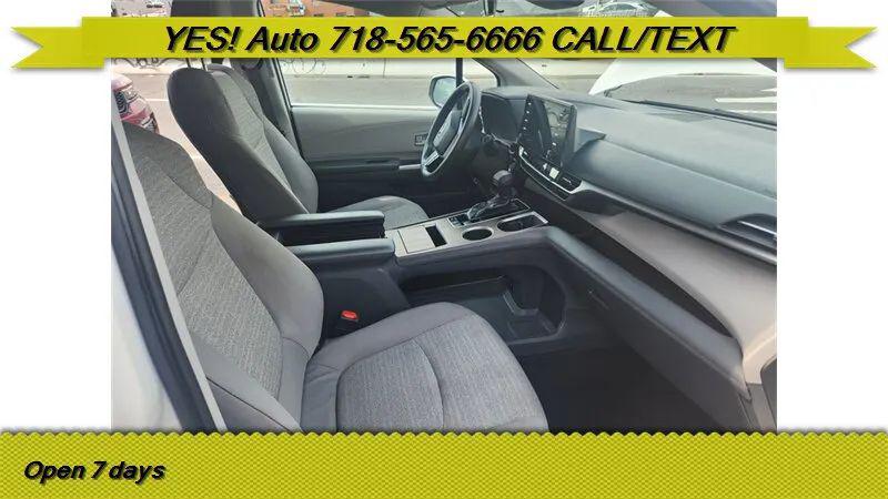 2021 Toyota Sienna LE