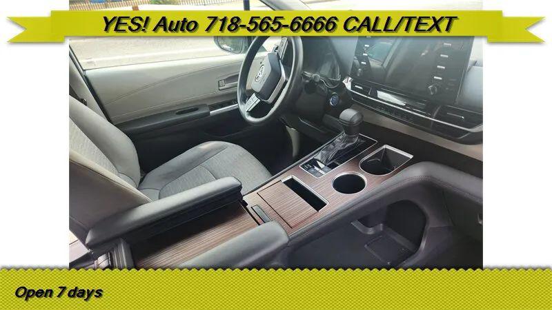 2021 Toyota Sienna LE
