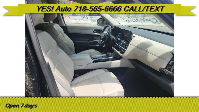 2023 Nissan Pathfinder SL 4WD