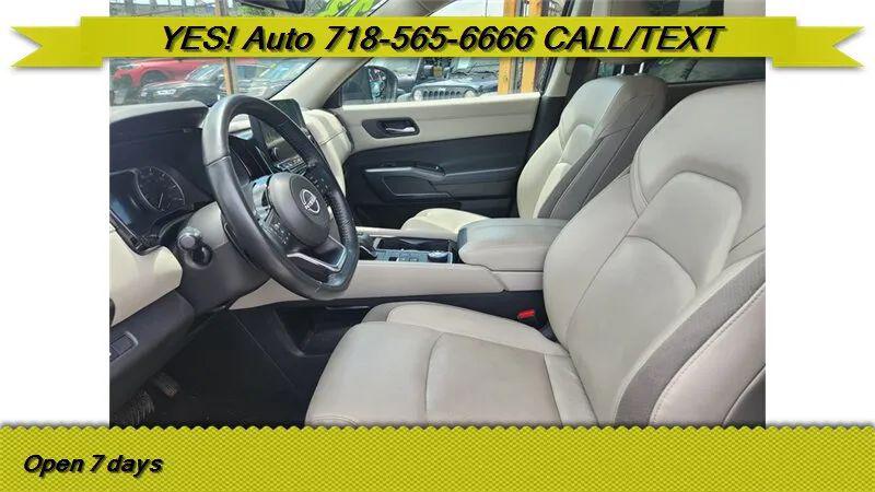 2023 Nissan Pathfinder SL 4WD