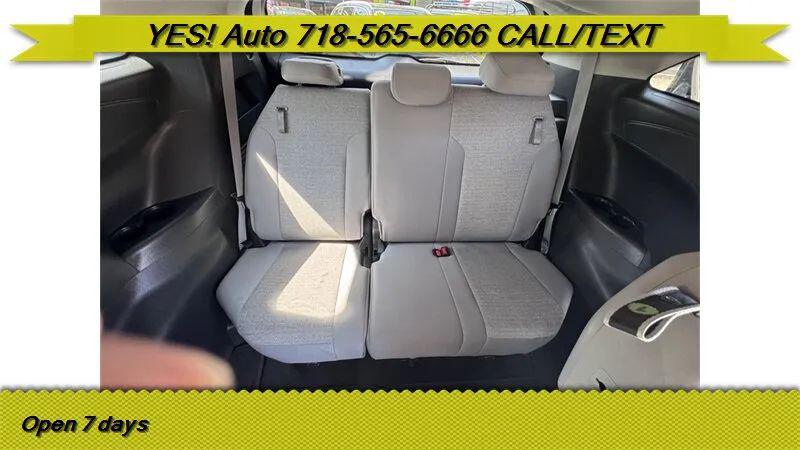 2025 Toyota Sienna LE